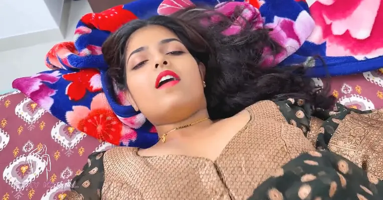 Komal Bathing 2026 Hindi Video